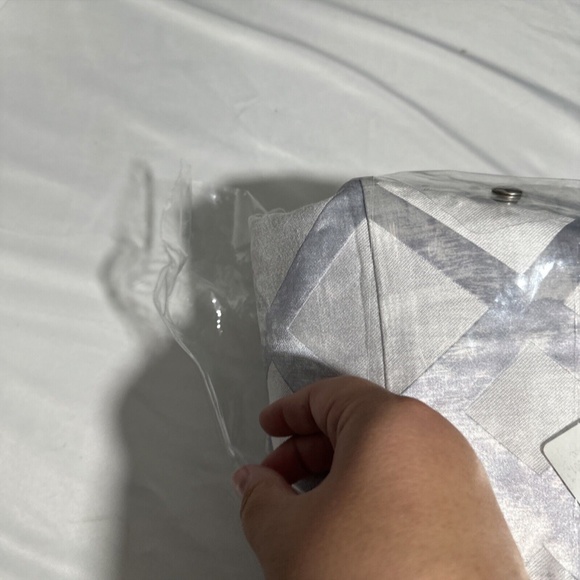 NIB $335 [ Full / Queen ] Duvet Cover for Hotel Collection Dimensional‎ - Picture 9 of 13